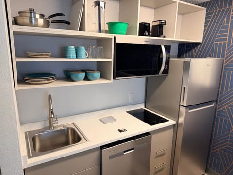 MainStay Suites Indianapolis Northwest - College Park Hotel in Pike Township