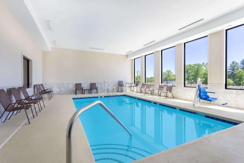 Swimming pool [kids]