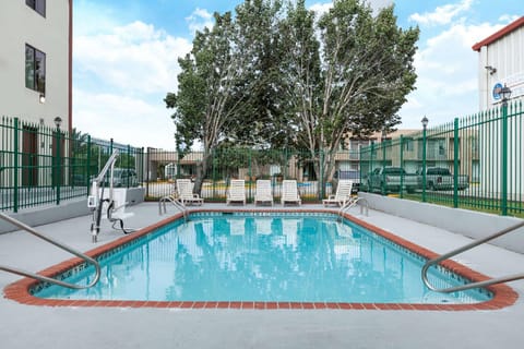 Days Inn by Wyndham LaPlace- New Orleans Hotel in LaPlace