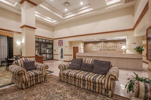 Hawthorn Suites by Wyndham Midwest City Tinker AFB Hotel in Midwest City