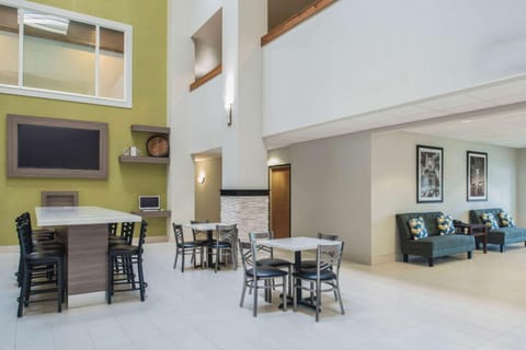 La Quinta Inn & Suites by Wyndham Moscow Pullman Hotel in Moscow