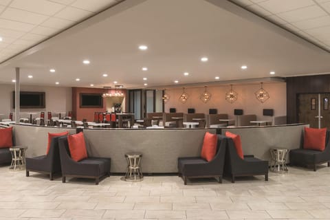 La Quinta Inn & Suites by Wyndham Joplin Hotel in Joplin