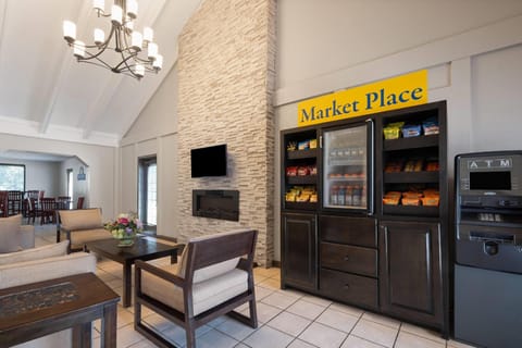 Days Inn by Wyndham College Park Airport Best Road Hotel in College Park