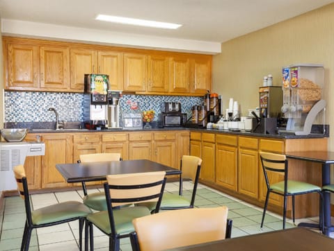 Super 8 By Wyndham Hammond Hotel in Hammond