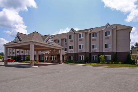 Microtel Inn & Suites by Wyndham Bridgeport Hotel in Bridgeport