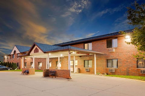 Howard Johnson by Wyndham Waterloo/Cedar Falls Hotel in Waterloo