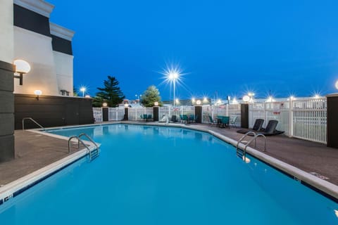 La Quinta Inn & Suites by Wyndham Goodlettsville - Nashville Hotel in Goodlettsville