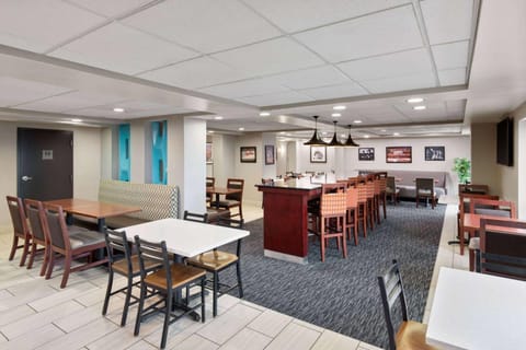 La Quinta Inn & Suites by Wyndham Goodlettsville - Nashville Hotel in Goodlettsville