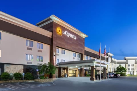 La Quinta Inn & Suites by Wyndham Goodlettsville - Nashville Hotel in Goodlettsville