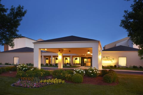 Courtyard by Marriott Minneapolis-St. Paul Airport Hotel in Mendota Heights