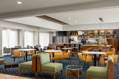 Courtyard by Marriott Minneapolis-St. Paul Airport Hotel in Mendota Heights