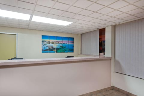 Super 8 By Wyndham Melbourne Hotel in Melbourne