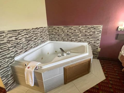 Super 8 by Wyndham Paris IL Hotel in Indiana