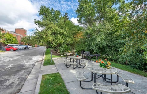 Studio 6 Extended Stay Milwaukee Brookfield   WI Hotel in Brookfield