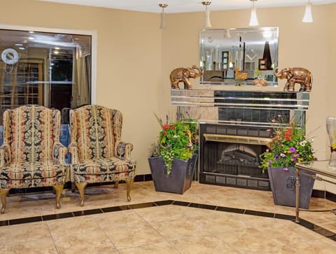 Super 8 By Wyndham Chicago O'Hare Airport Hotel in Des Plaines