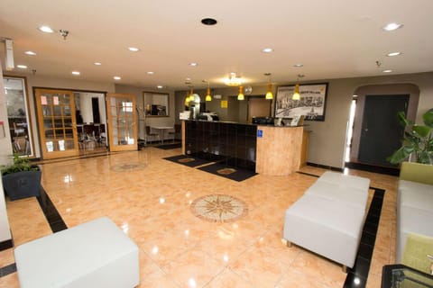 Super 8 By Wyndham Chicago O'Hare Airport Hotel in Des Plaines