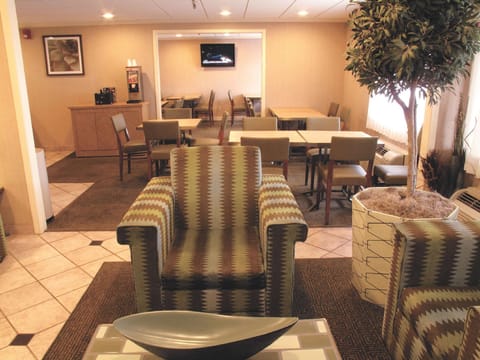 La Quinta Inn & Suites by Wyndham Tampa Brandon West Hotel in Brandon