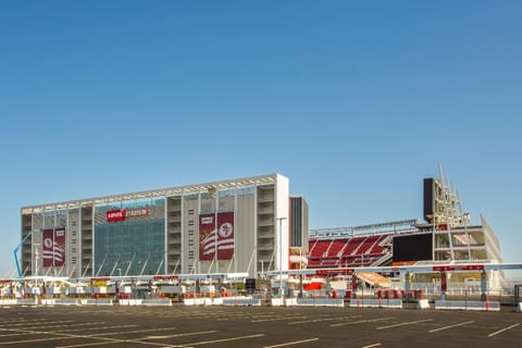 Super 8 By Wyndham Mountain View Hotel in Los Altos