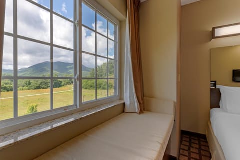 Microtel Inn & Suites by Wyndham Sylva Dillsboro Area Hotel in Dillsboro