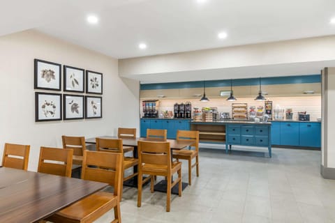 Country Inn & Suites by Radisson, Atlanta Airport South, GA Hotel in College Park