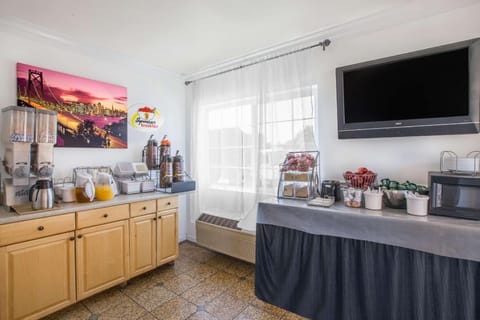 Super 8 By Wyndham Hayward Downtown Hotel in Castro Valley