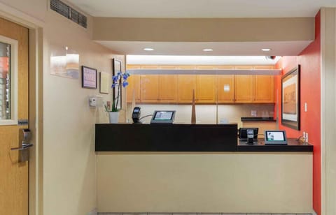 Extended Stay America Select Suites - Atlanta - Buckhead Hotel in Brookhaven