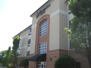 Extended Stay America Select Suites - Atlanta - Buckhead Hotel in Brookhaven