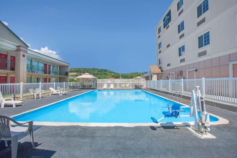 Microtel Inn & Suites by Wyndham Harrisonburg Hotel in Harrisonburg
