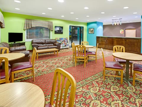 Super 8 By Wyndham Pasadena Hotel in Pasadena