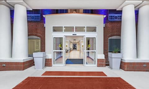 Holiday Inn Express & Suites Baton Rouge East By IHG Hotel in Baton Rouge