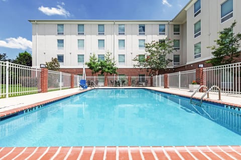 Holiday Inn Express & Suites Baton Rouge East By IHG Hotel in Baton Rouge