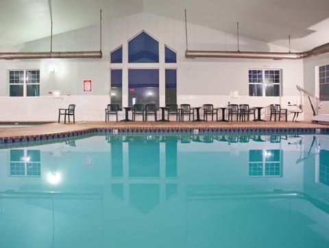 La Quinta Inn & Suites by Wyndham Newport Hotel in South Beach