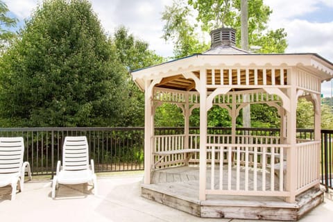 Ramada by Wyndham Pelham Hotel in Pelham