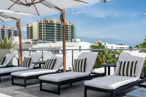 Nassau Suite Hotel Hotel in Flamingo Lummus