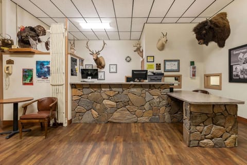 Super 8 By Wyndham Hill City/Mt Rushmore/ Area Hotel in Hill City