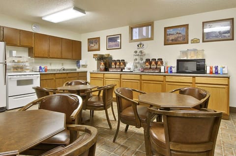 Super 8 By Wyndham Hill City/Mt Rushmore/ Area Hotel in Hill City