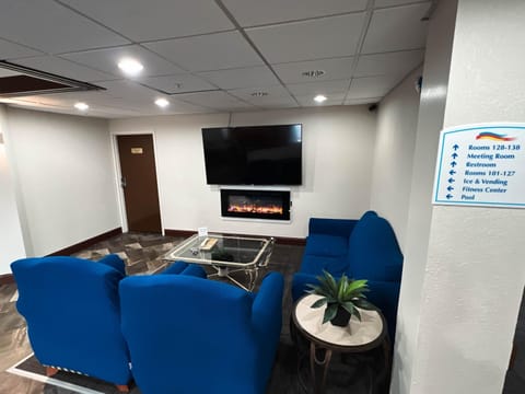 Shared lounge/TV area