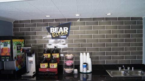 Travelodge by Wyndham North Richland Hills/Dallas/Ft Worth Hotel in Hurst