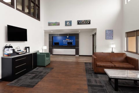 Baymont by Wyndham Green Bay Hotel in Ashwaubenon