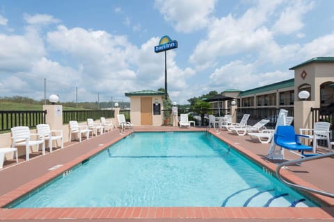 Days Inn by Wyndham Greenville Hotel in Alabama