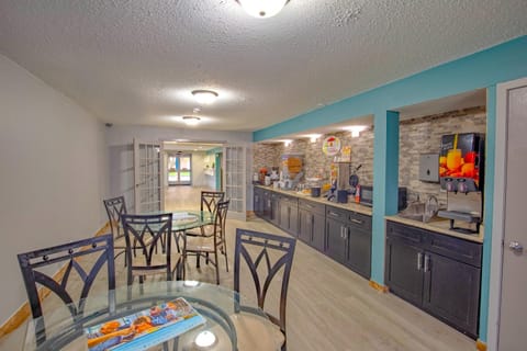 Super 8 by Wyndham Rockford I-90/Casino District Hotel in Cherry Valley