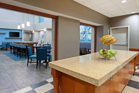 Hampton Inn & Suites Clovis-Airport North Hotel in Clovis