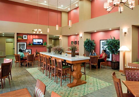 Hampton Inn & Suites Clovis-Airport North Hotel in Clovis