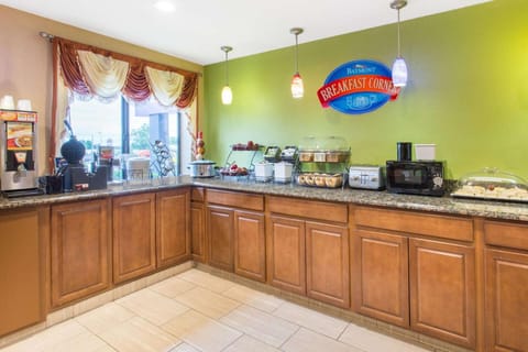 Baymont by Wyndham Waukesha Hotel in Pewaukee