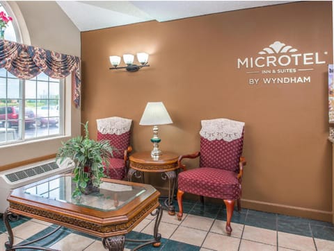 Microtel Inn & Suites by Wyndham Lincoln Hotel in Lincoln