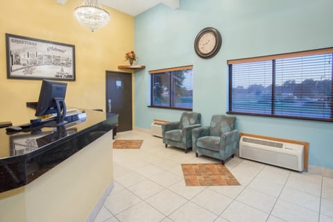 Super 8 By Wyndham Normal Bloomington Hotel in Normal