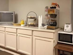 Super 8 By Wyndham Normal Bloomington Hotel in Normal