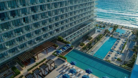 Private pool