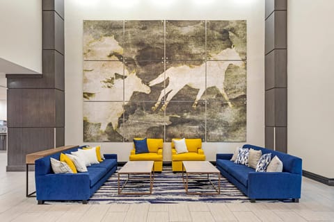 Comfort Inn & Suites Irving Las Colinas DFW Hotel in Irving