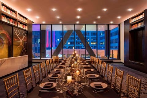 Hotel EMC2, Autograph Collection Hotel in Streeterville